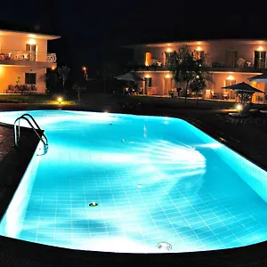 dafnes-house.hotelschalkidiki.net/